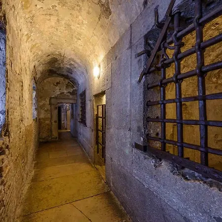 Exclusive Really Downtown - Free Private Parking Included! * Genoa
